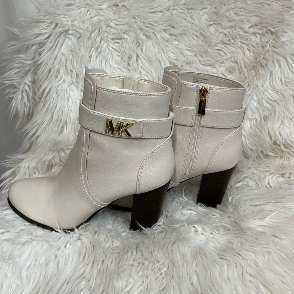 NEW MICHAEL Michael Kors Light Cream Ecru Jilly Faux Leather Ankle Boots Size 9M